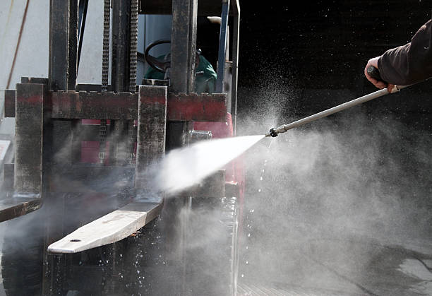 Best Roof Power Washing Services  in Cresco, IA